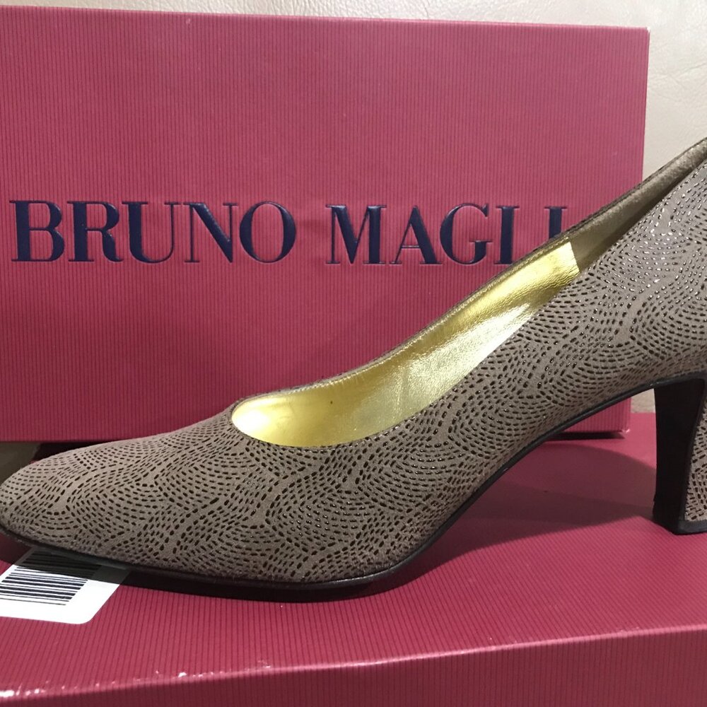Bruno Magli heels (NARROW) (PREOWNED) (Size: 8N)